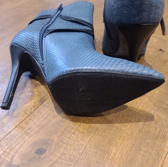 NEW - Size 10 Snake print Blue Boot - Picture 3 of 7